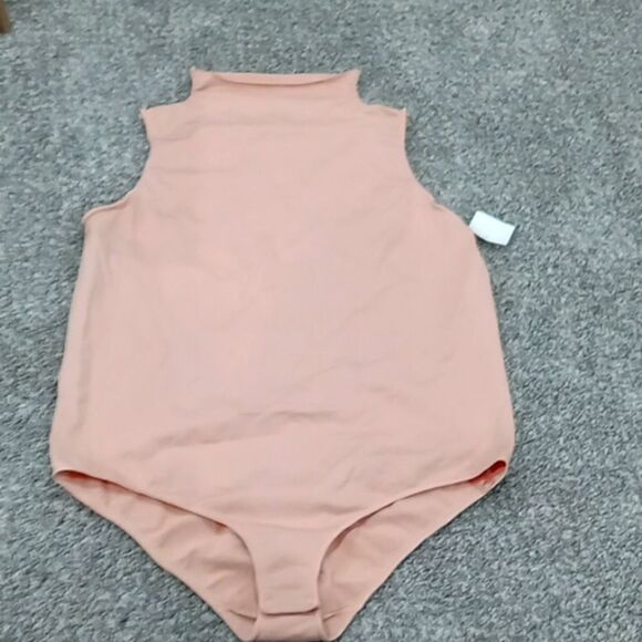 Skims Essential Mock Neck Sleeveles bodysuit w snap closure gusset size 4x5x NWT - Picture 3 of 4